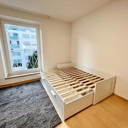 Zentral Gelegene - 1 Min Von Der U-bahn Entfernt Apartment Munich