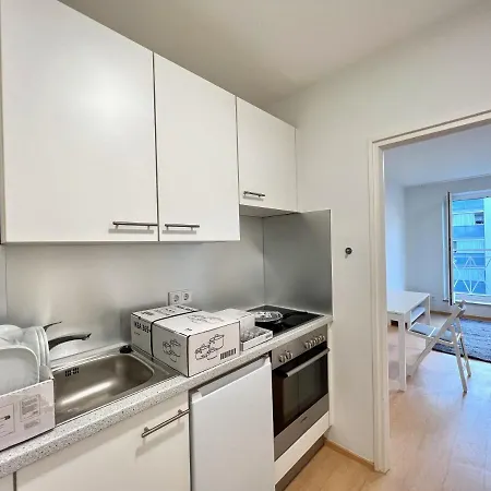 Apartment Zentral Gelegene - 1 Min Von Der U-bahn Entfernt *
